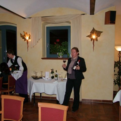 Weinabend-Sommeliere-Fr-Schur.jpg