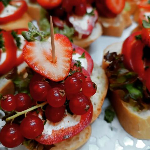 Canapes2-Hotel Moritz.jpg