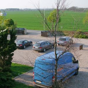 Parkplatz-Hotel-Moritz-an-der-Elbe.jpg